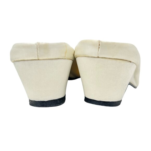 Victoria’s Secret Gold Label Vtg Slipper Low Heel Cream Satin Leather Sole 5 / 6 - Picture 6 of 10